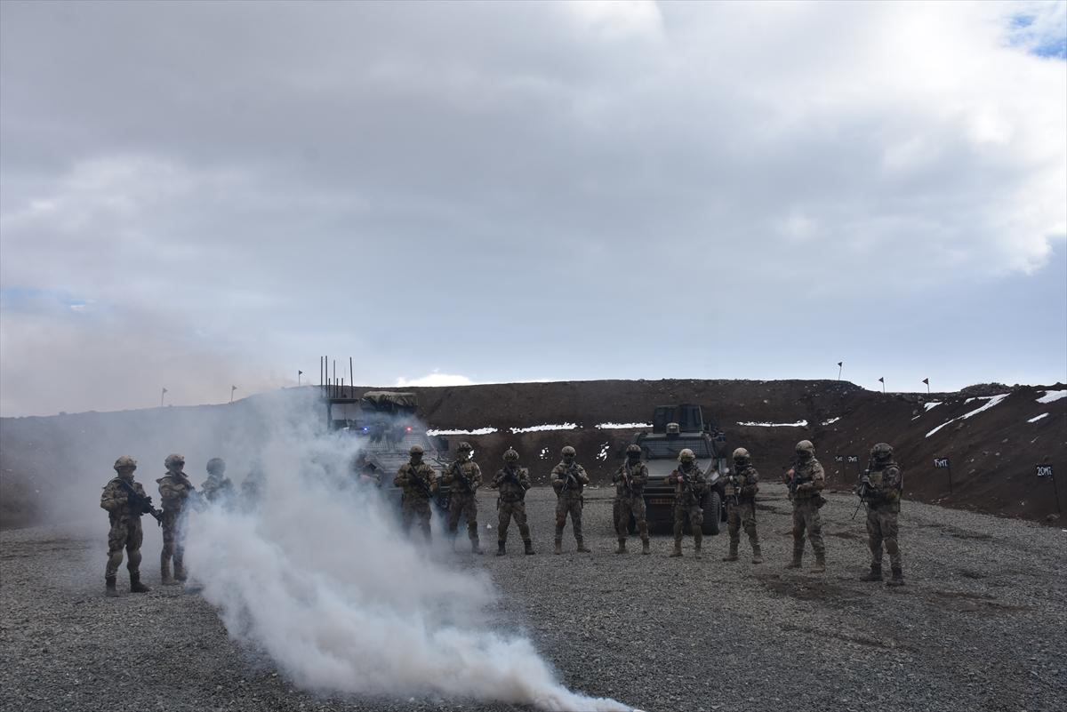 PÖH'ün terör operasyonu tatbikatından kareler