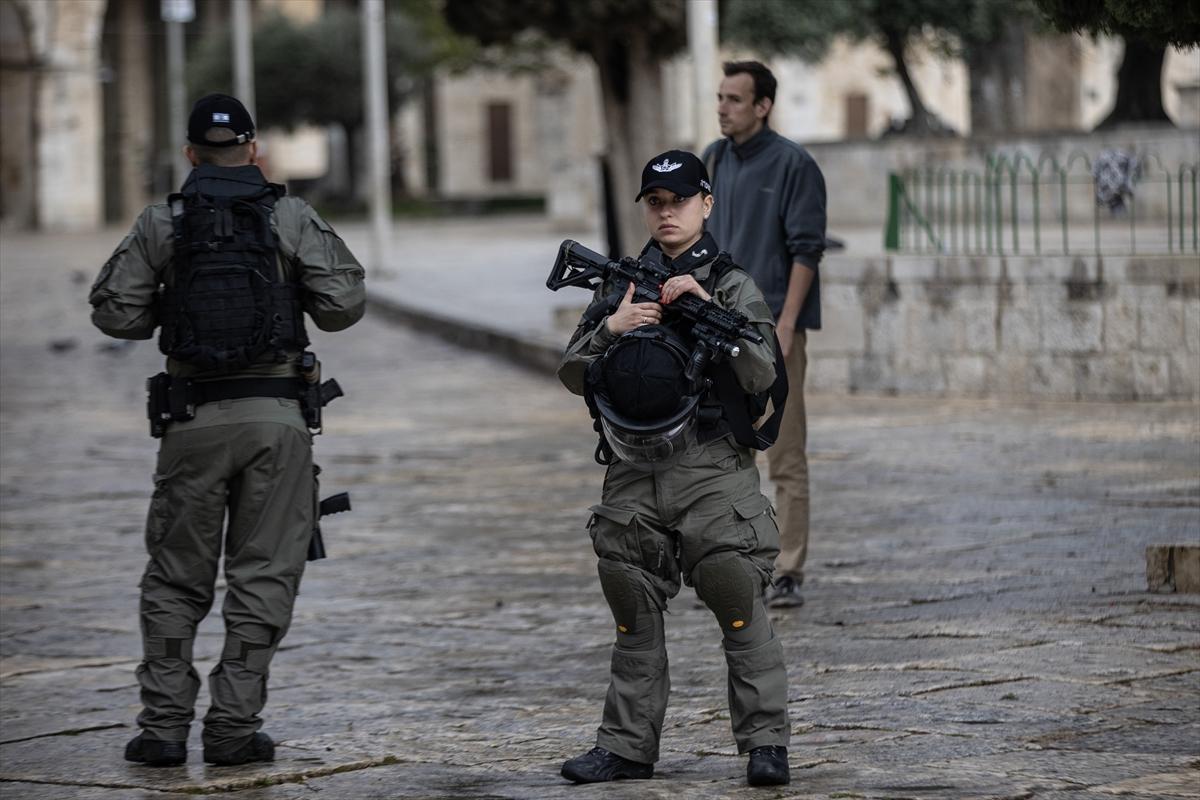 İsrail polisi Mescid-i Aksa'da konuşlandı! Yahudi yerleşimciler bir kez daha baskın düzenledi