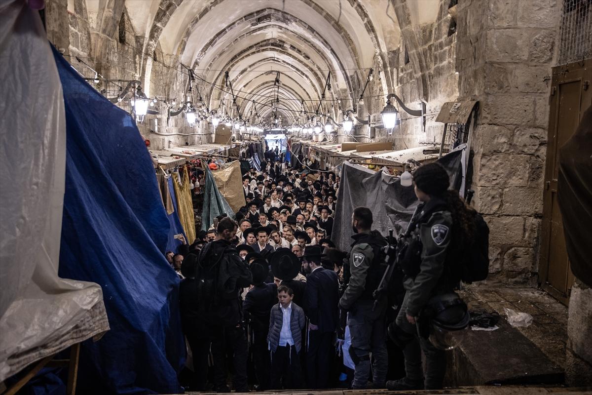İsrail polisi Mescid-i Aksa'da konuşlandı! Yahudi yerleşimciler bir kez daha baskın düzenledi
