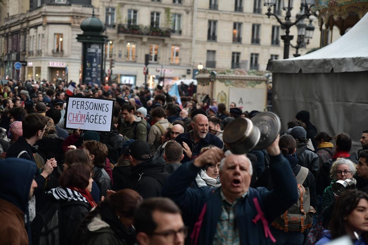 Paris'in nabzı düşmüyor! Emeklilik reformuna karşı sokağa inen göstericilerden kareler
