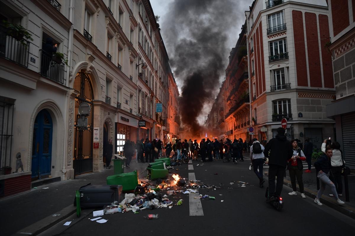 Paris'in nabzı düşmüyor! Emeklilik reformuna karşı sokağa inen göstericilerden kareler