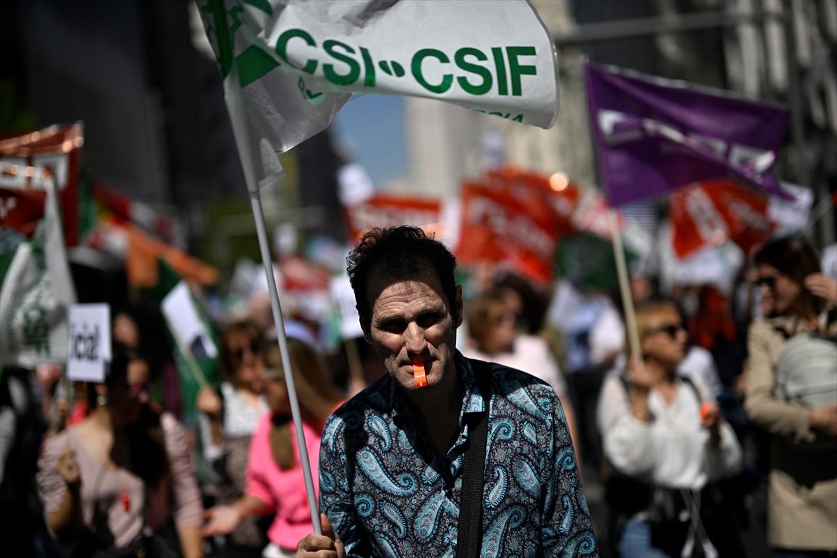 Bu kez protesto İspanya'dan! Grevde olan adliye memurları gösteri düzenledi