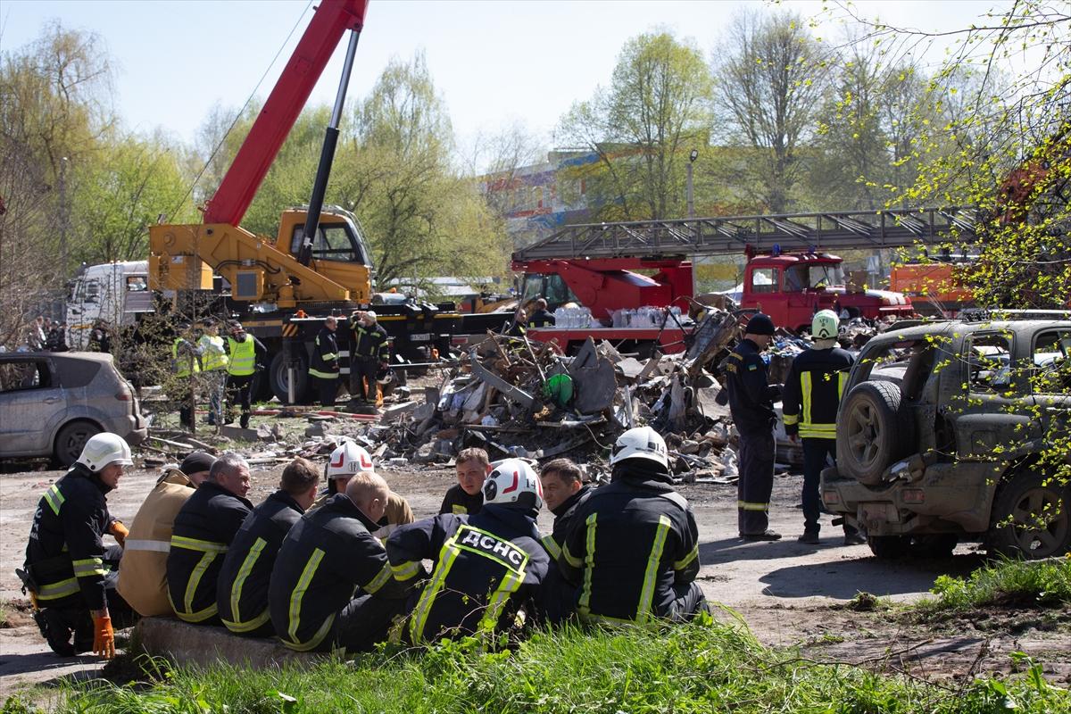 Ukrayna saldırı altında: Başkent Kiev'den hava saldırısı sonrası kareler