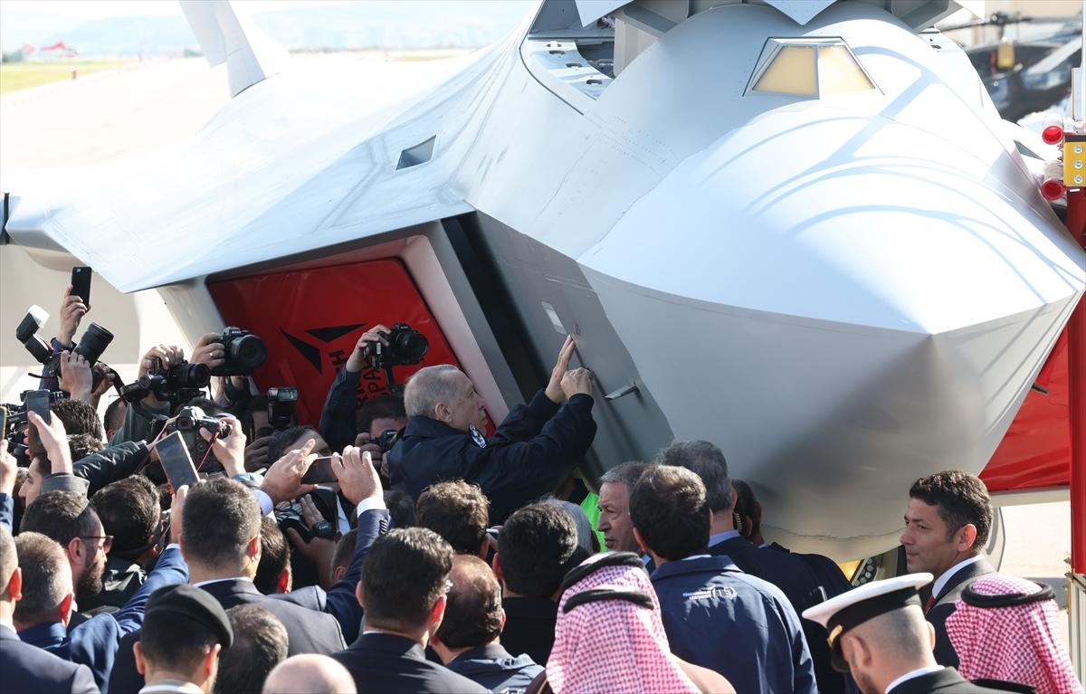 Türkiye'nin 5. nesil savaş uçağı 'KAAN'dan tarihi kareler