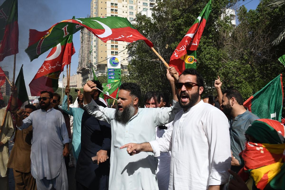 Pakistan'da İmran Han destekçilerinin protestosu ülkeyi karıştı