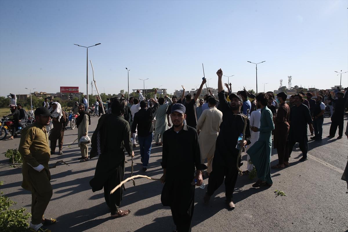 Pakistan'da İmran Han destekçilerinin protestosu ülkeyi karıştı