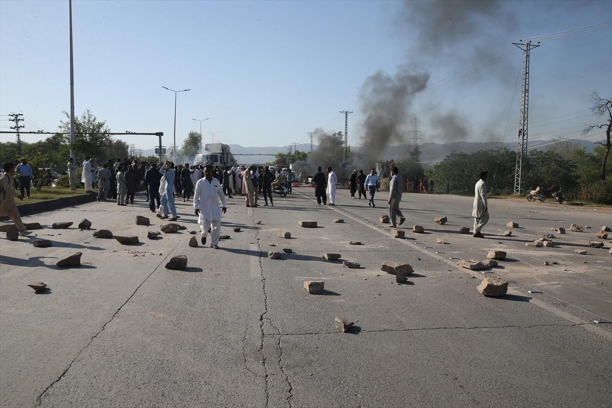 Pakistan'da İmran Han destekçilerinin protestosu ülkeyi karıştı