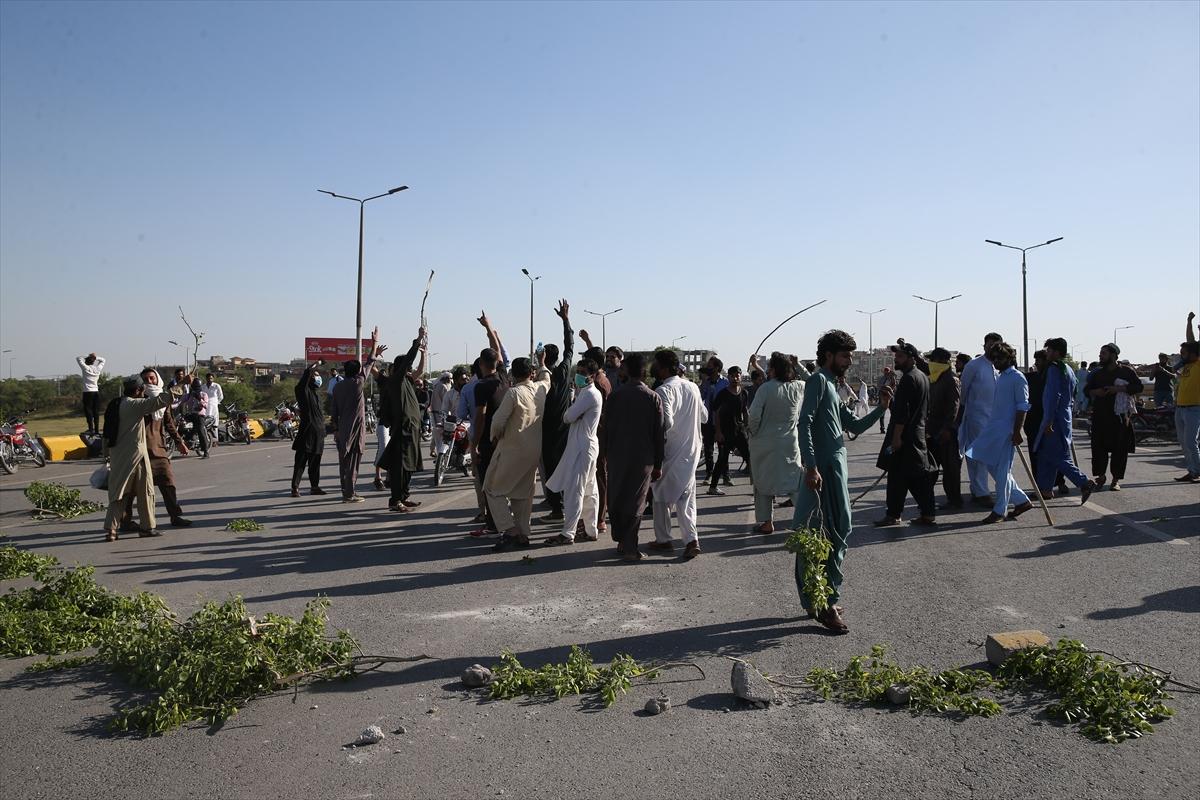 Pakistan'da İmran Han destekçilerinin protestosu ülkeyi karıştı