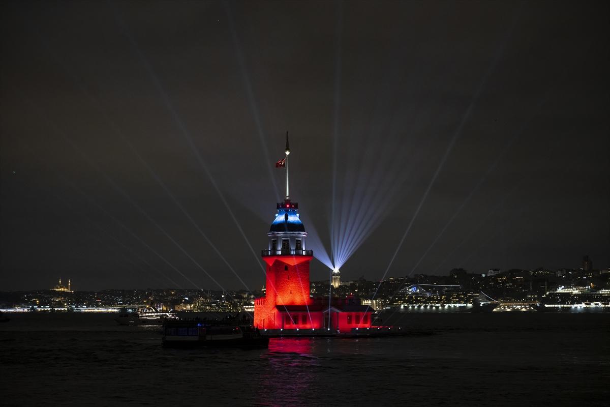 Kız Kulesi ışık ve lazer şovuyla açıldı