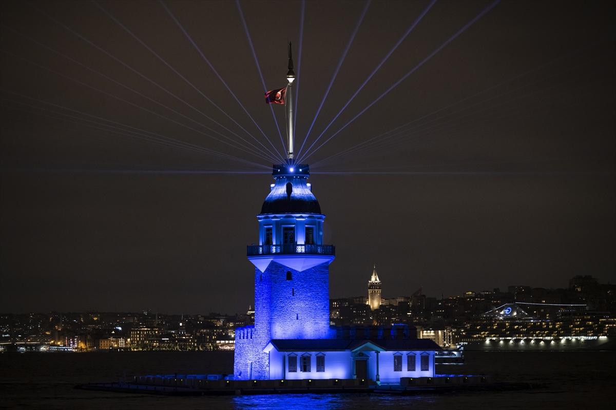 Kız Kulesi ışık ve lazer şovuyla açıldı