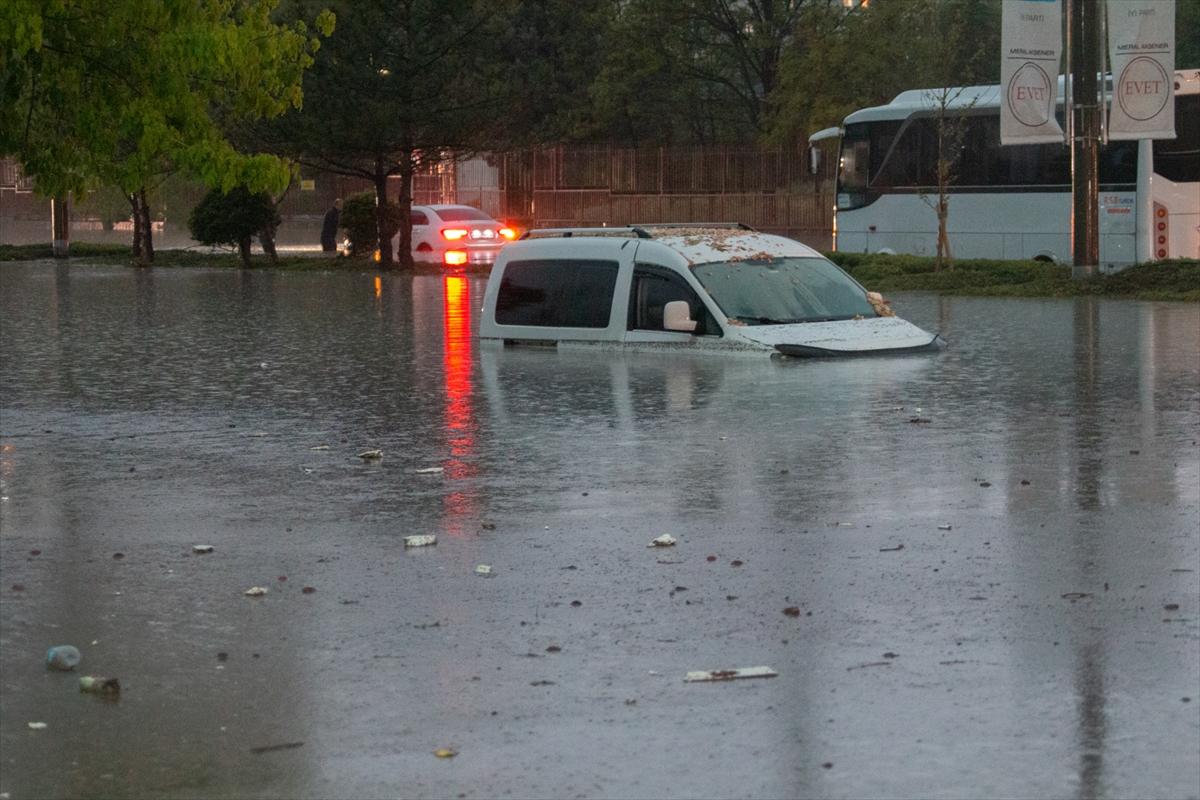 Başkent Ankara'dan sel manzaraları