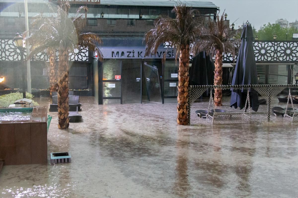 Başkent Ankara'dan sel manzaraları