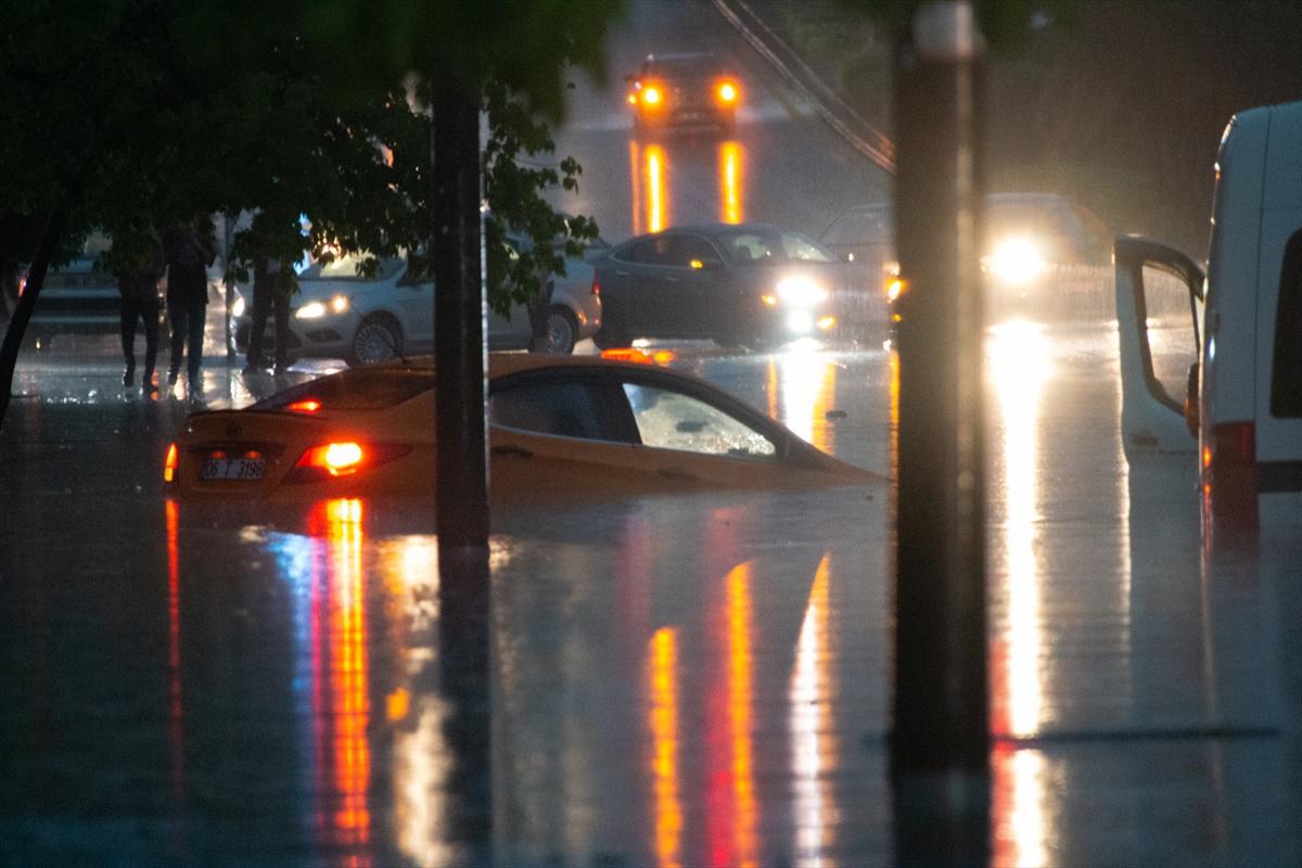Başkent Ankara'dan sel manzaraları