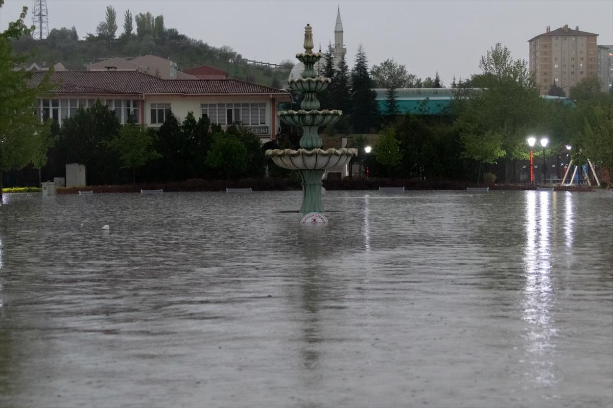 Başkent Ankara'dan sel manzaraları