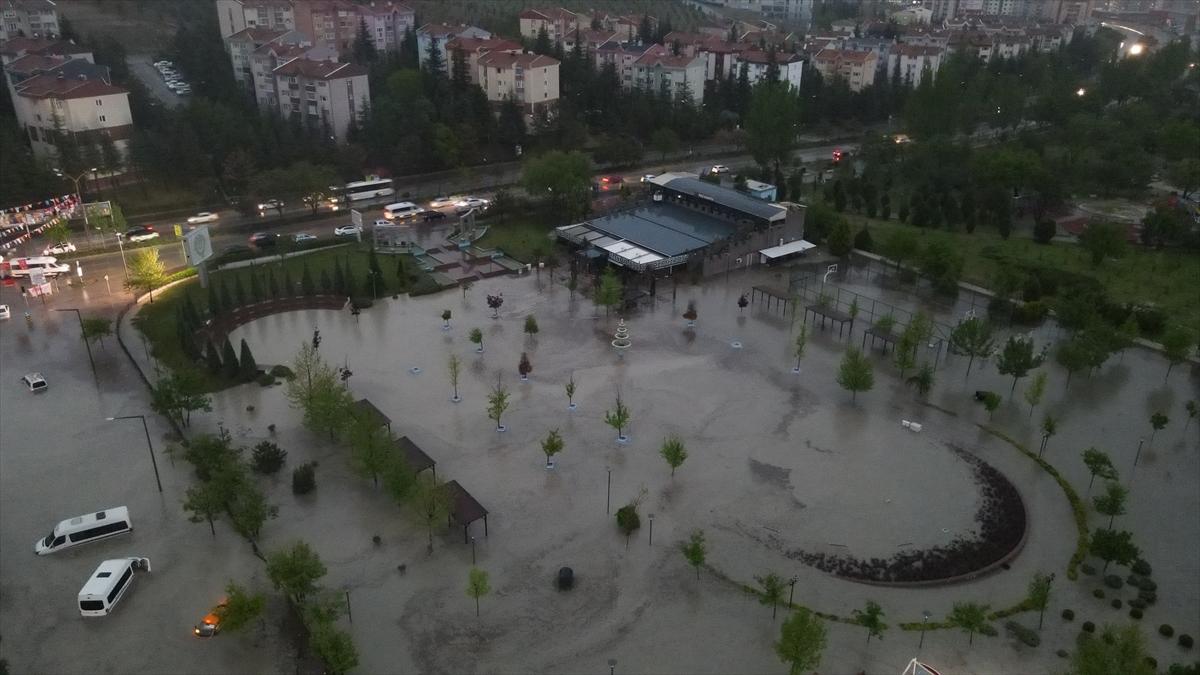 Başkent Ankara'dan sel manzaraları
