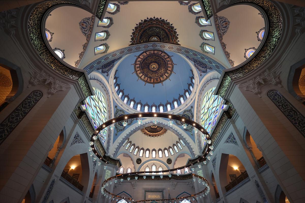Barbaros Hayrettin Paşa Camisi ibadete açıldı