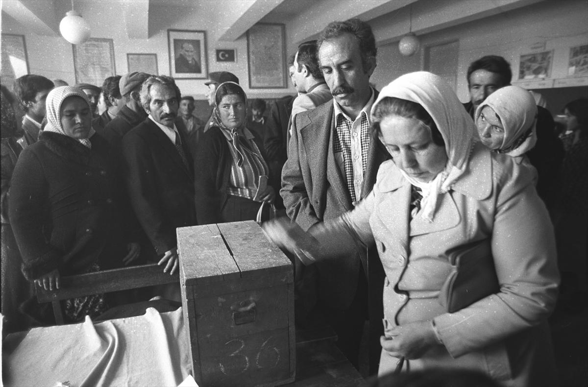 Arşivden Türkiye’deki seçim manzaraları