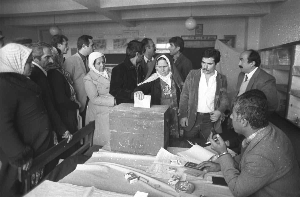 Arşivden Türkiye’deki seçim manzaraları