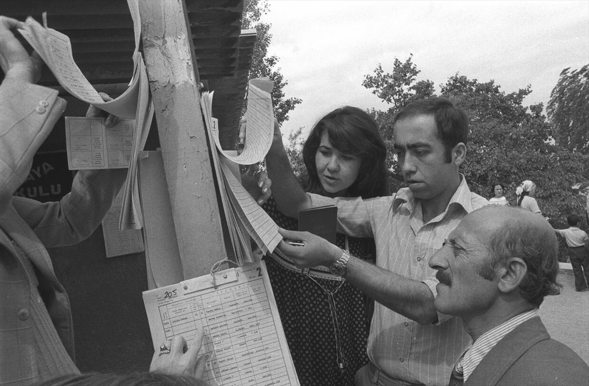 Arşivden Türkiye’deki seçim manzaraları