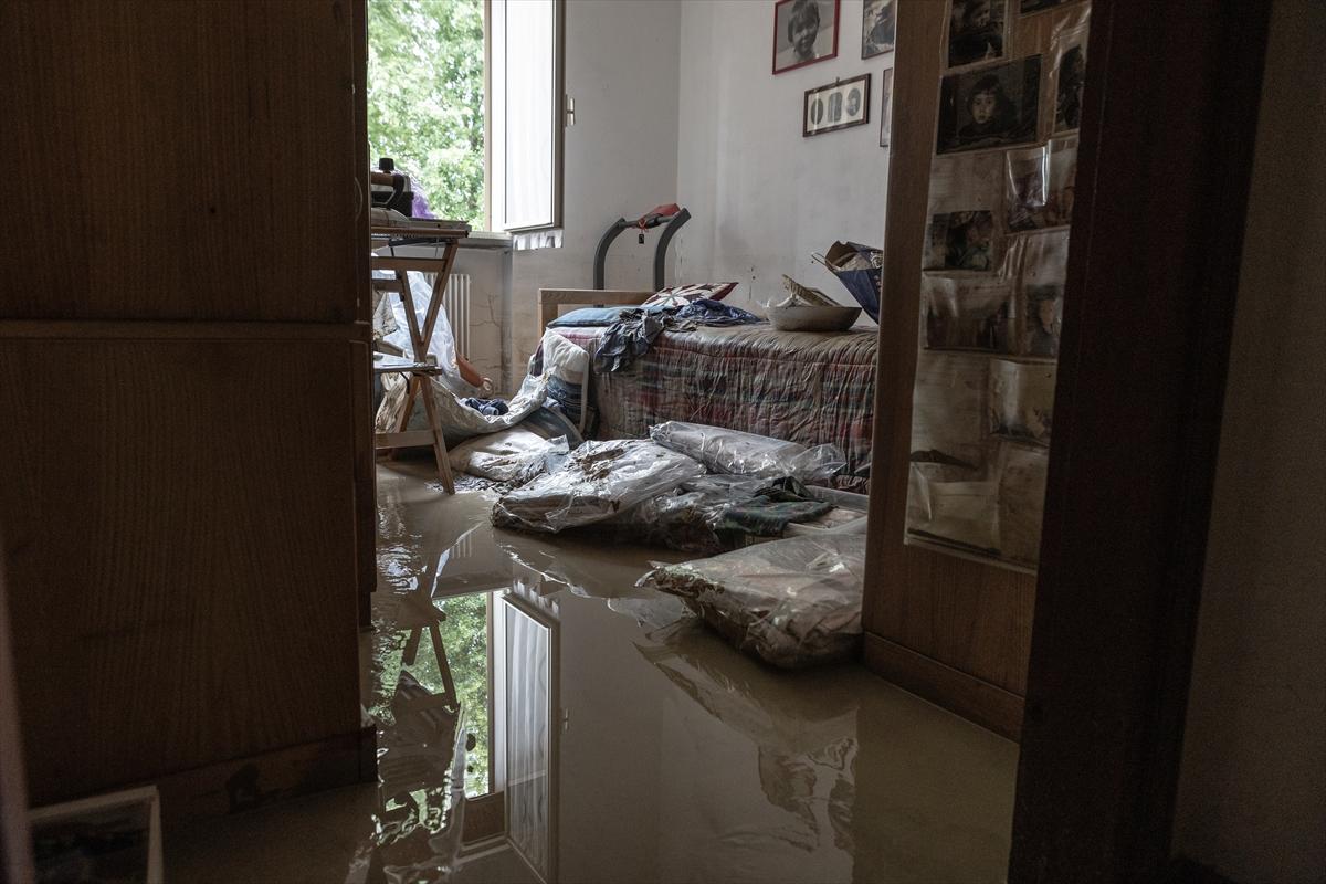 İtalya'da sel felaketinin izleri