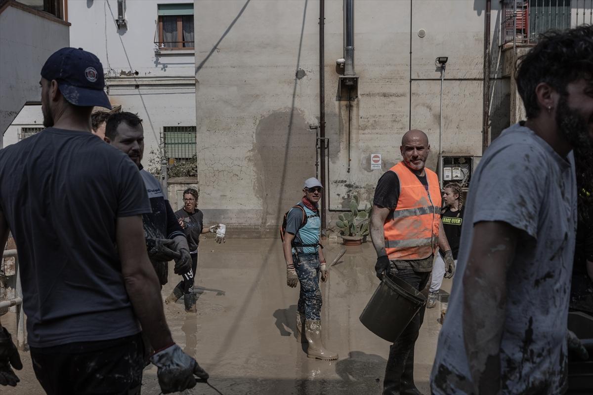 İtalya'da sel felaketinin izleri