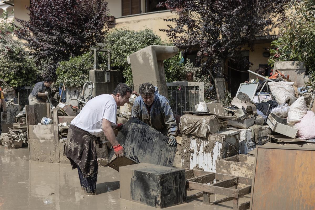 İtalya'da sel felaketinin izleri