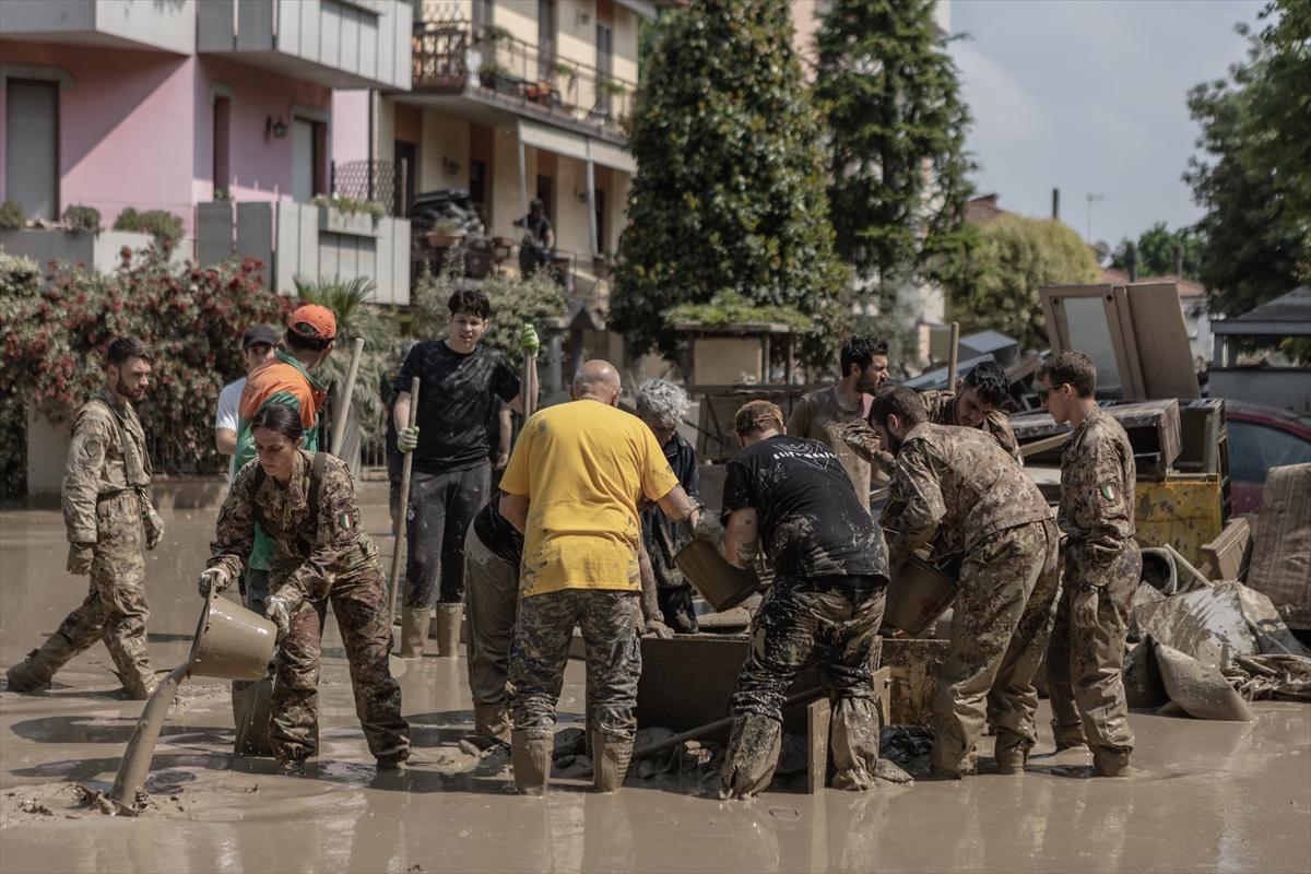İtalya'da sel felaketinin izleri