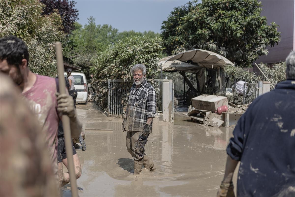 İtalya'da sel felaketinin izleri