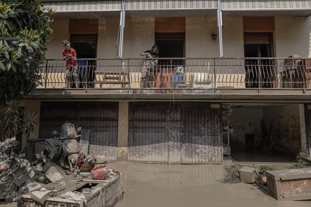 İtalya'da sel felaketinin izleri