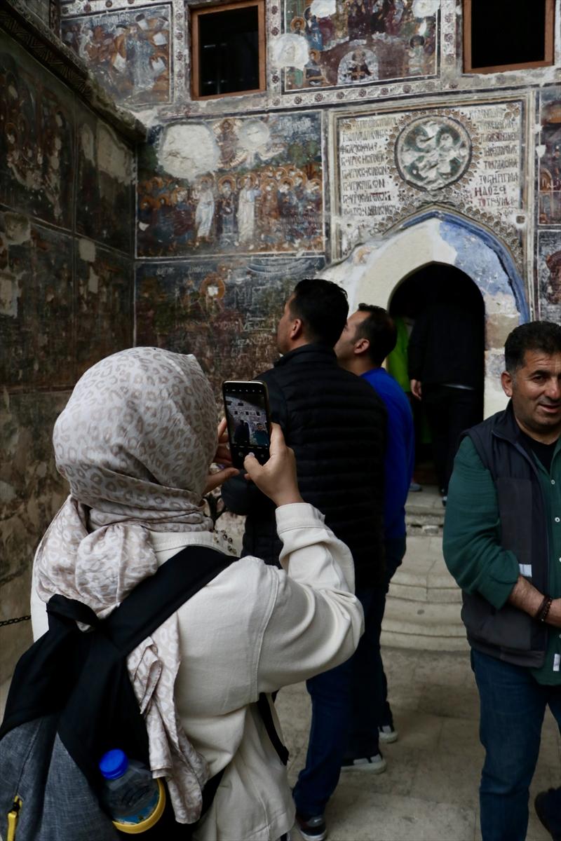 Sümela Manastırı gizemini koruyor