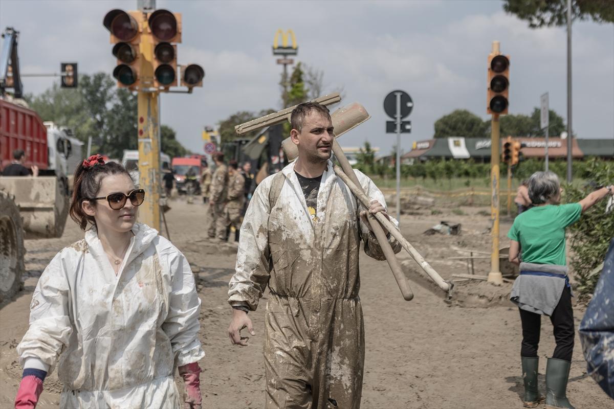 İtalya'da sel felaketinin izleri