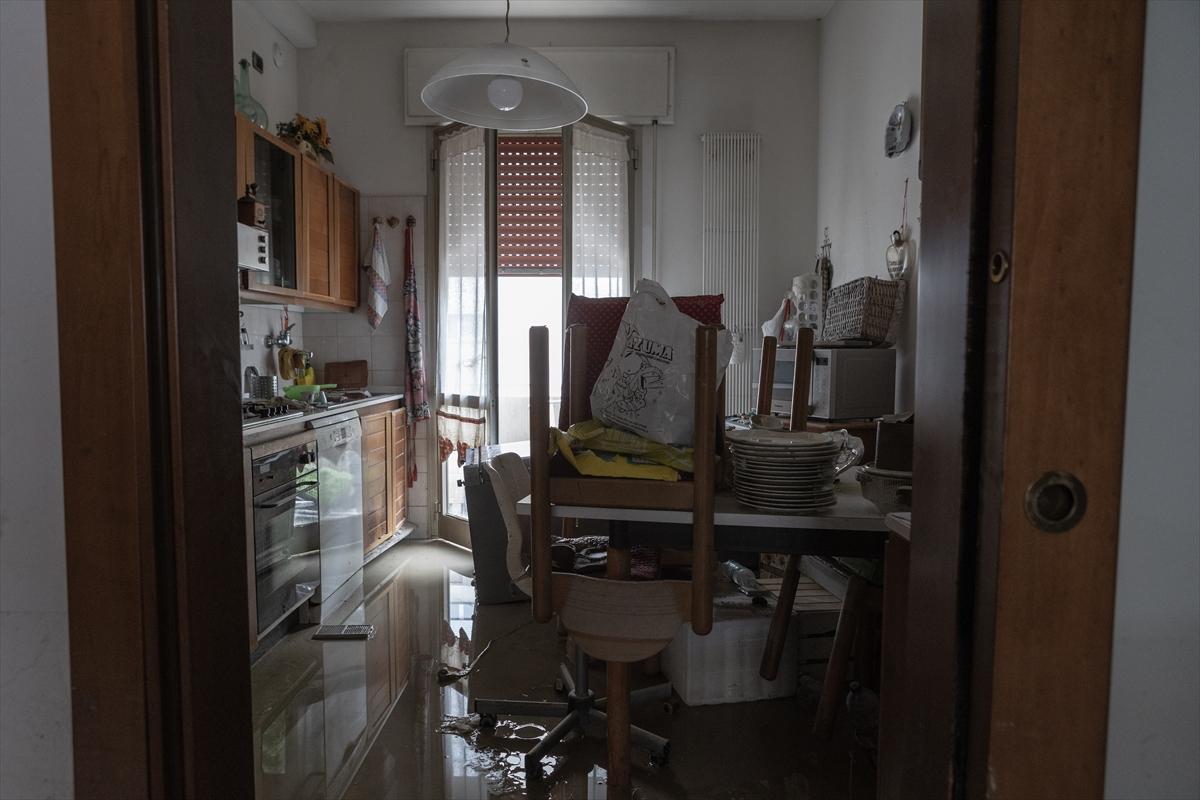 İtalya'da sel felaketinin izleri