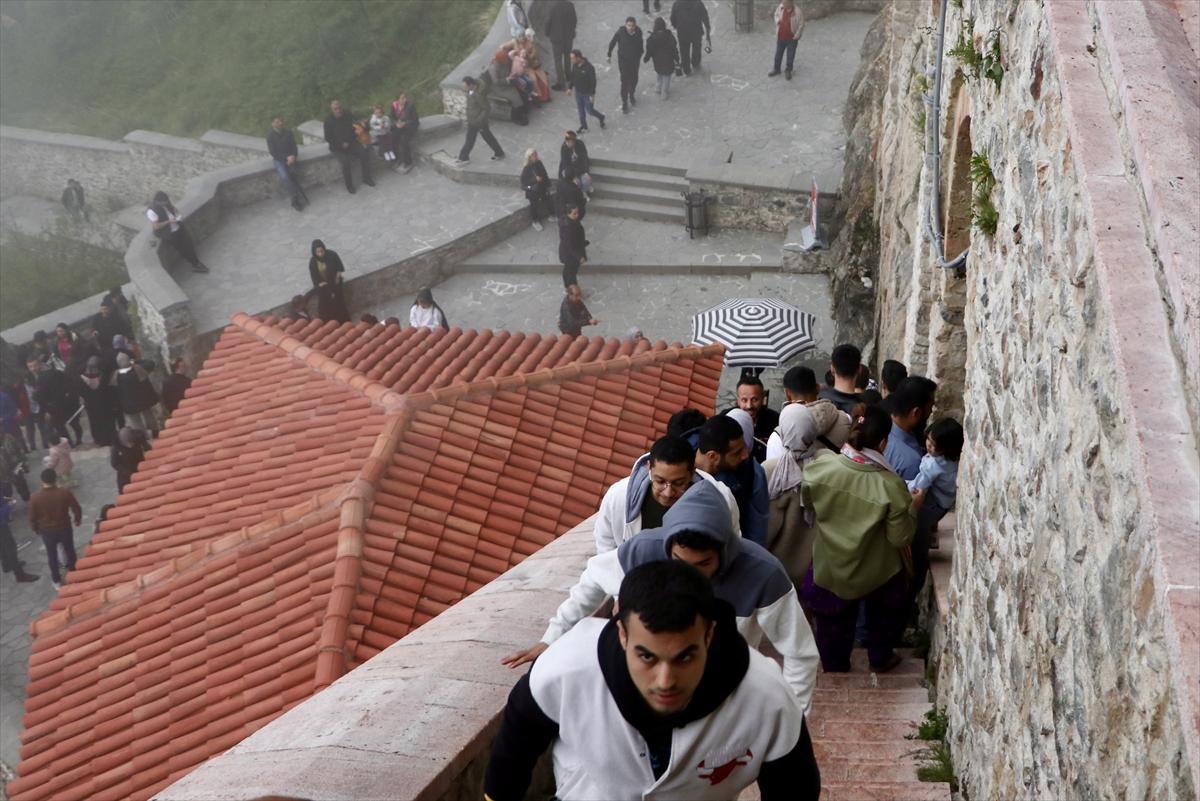 Sümela Manastırı gizemini koruyor