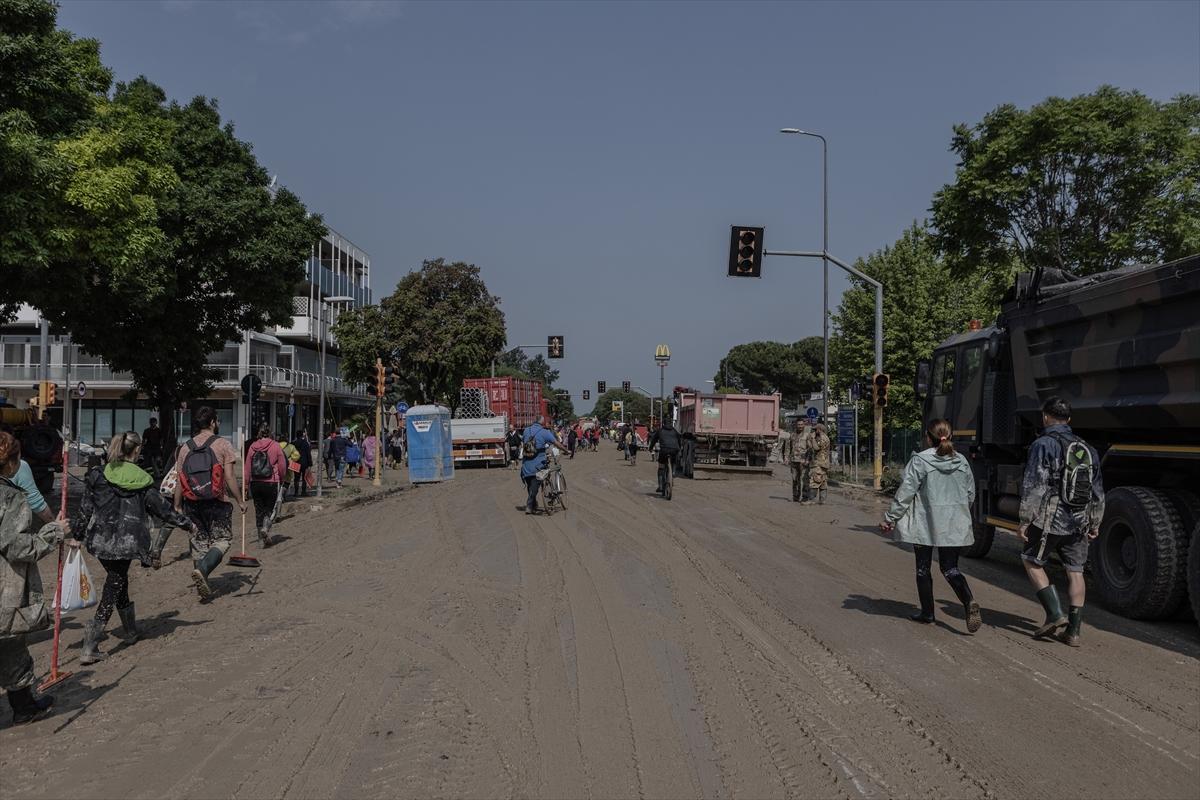 İtalya'da sel felaketinin izleri