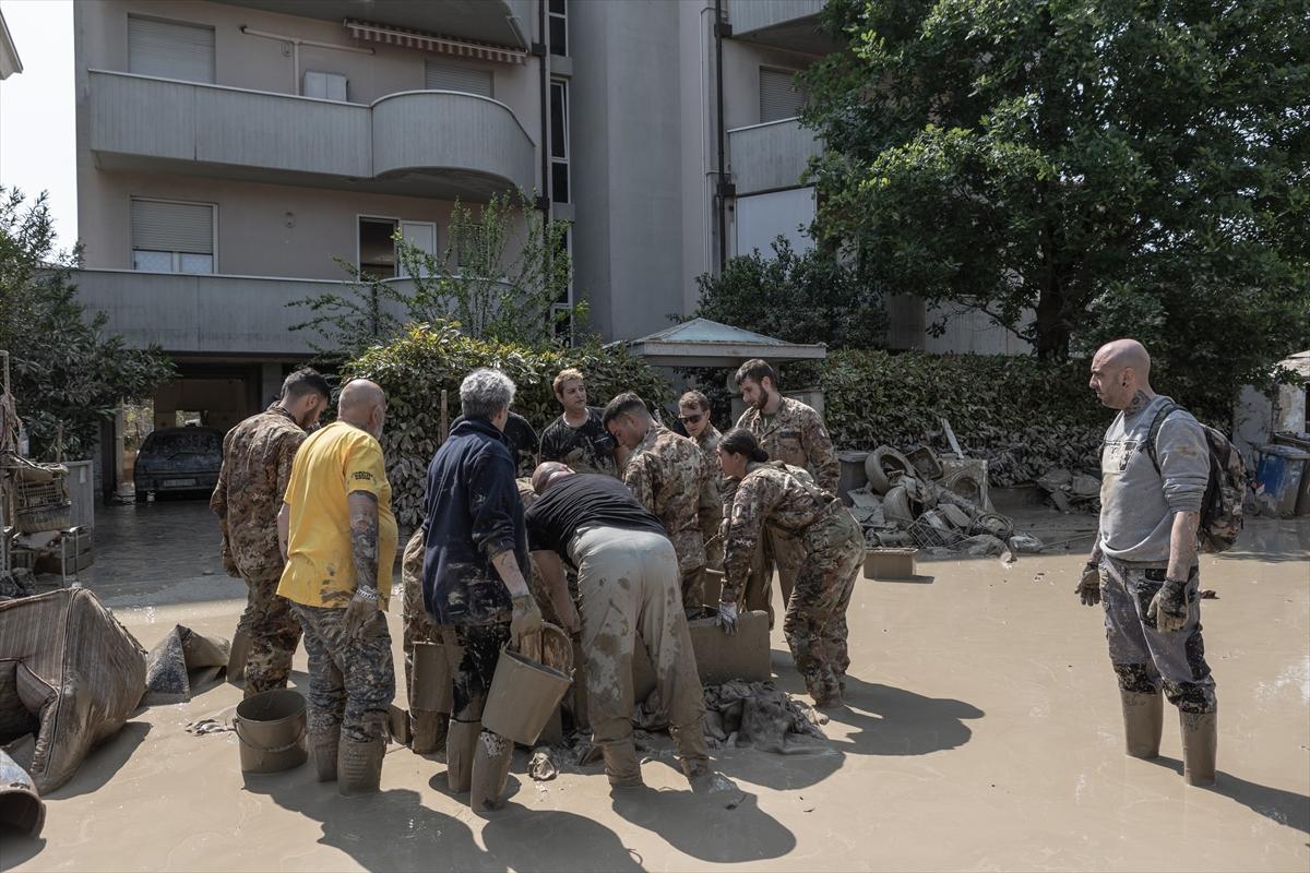 İtalya'da sel felaketinin izleri