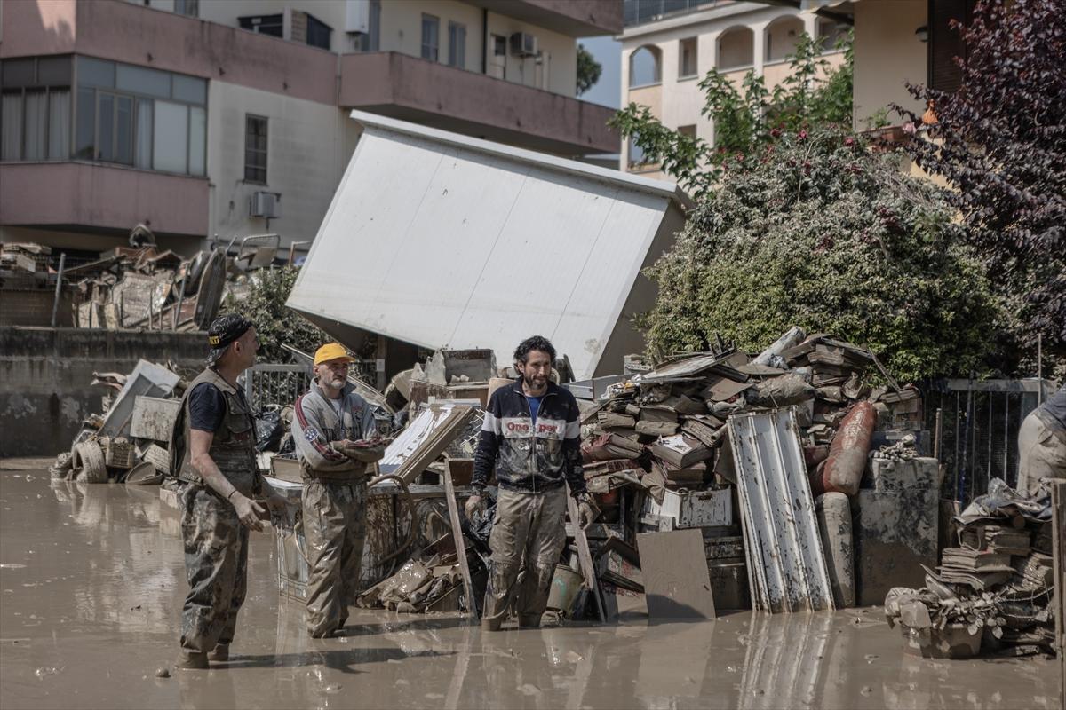 İtalya'da sel felaketinin izleri