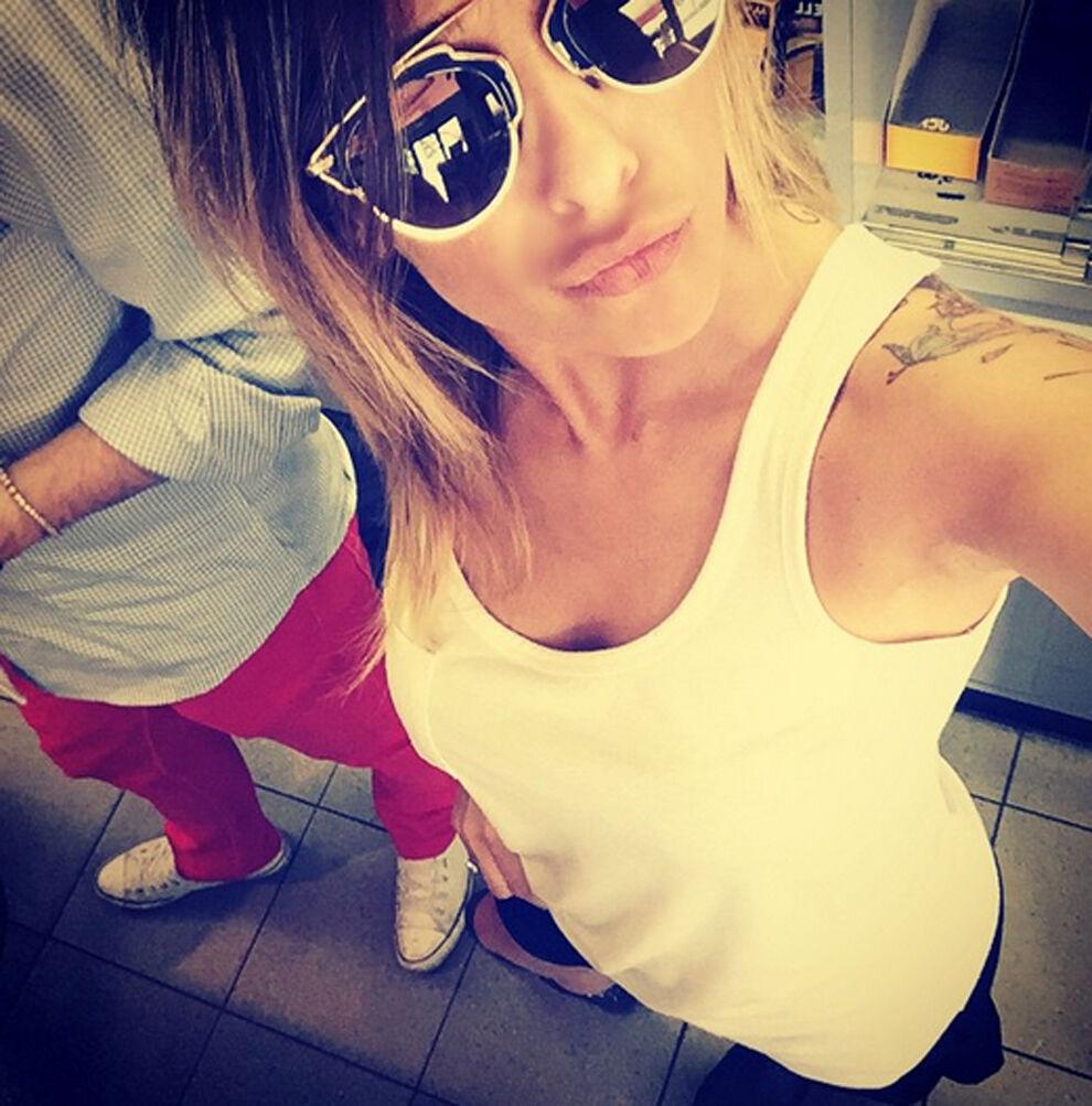 Zaniolo'nun annesi güzelliğiyle büyülüyor