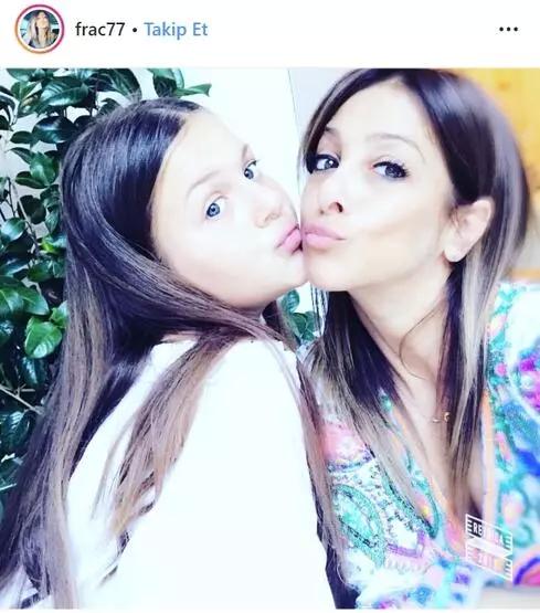 Zaniolo'nun annesi güzelliğiyle büyülüyor