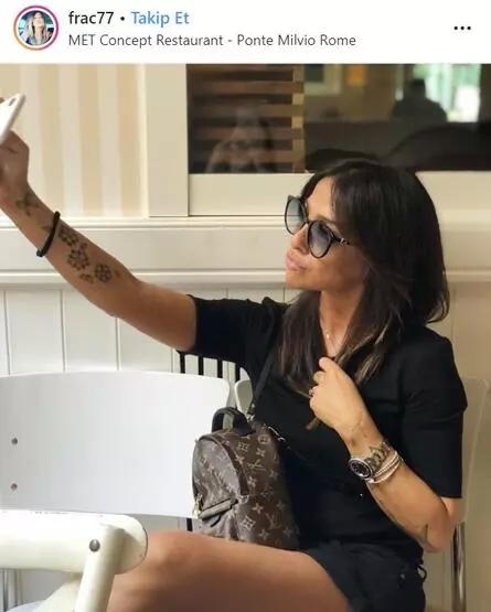 Zaniolo'nun annesi güzelliğiyle büyülüyor