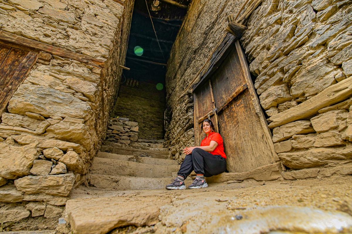 Bitlis'in kendine hayran bırakan taş evleri