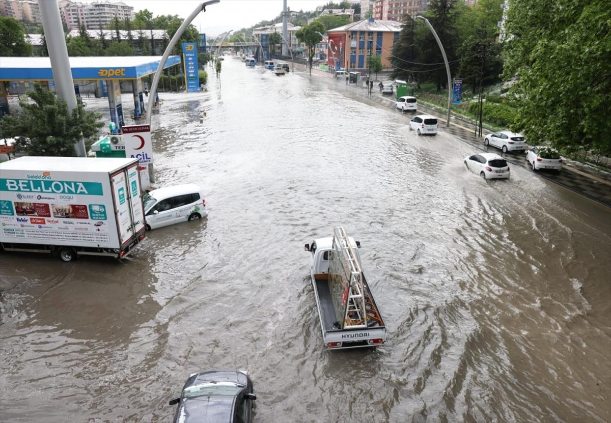 Başkent Ankara'dan sel kareleri