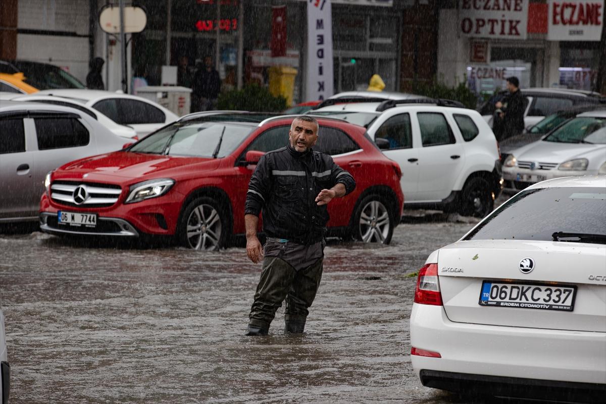 Başkent Ankara'dan sel kareleri