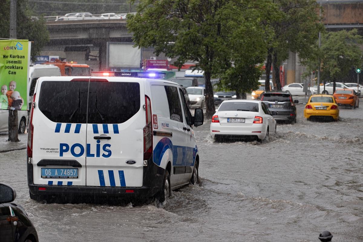 Başkent Ankara'dan sel kareleri
