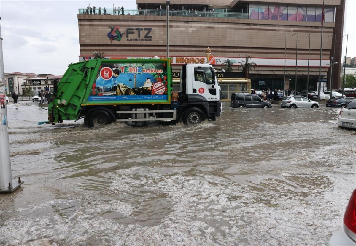 Başkent Ankara'dan sel kareleri