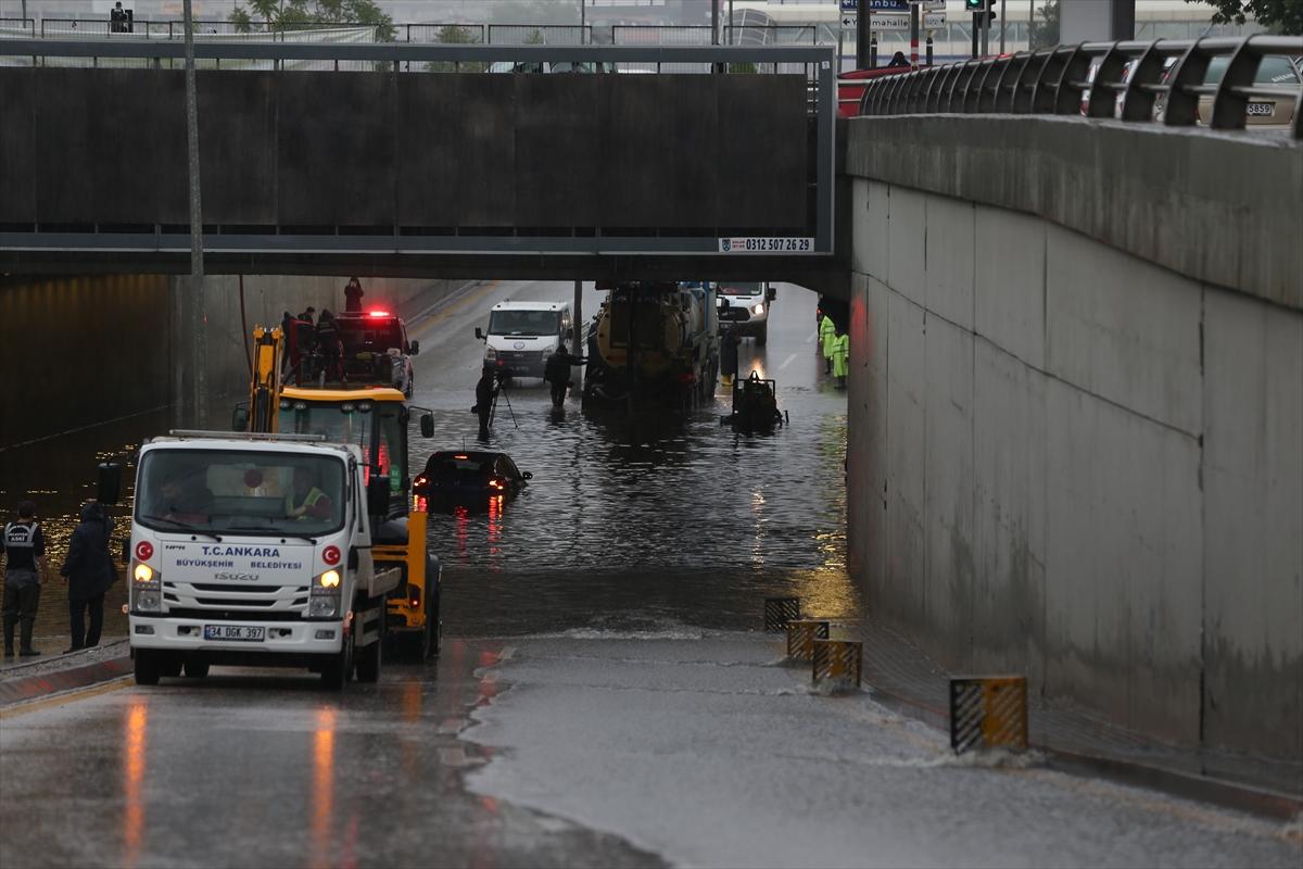 Başkent Ankara'dan sel kareleri