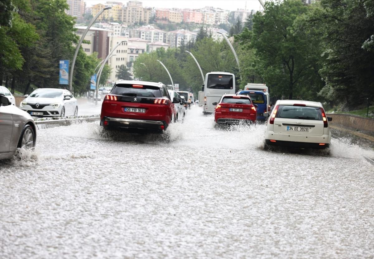 Başkent Ankara'dan sel kareleri
