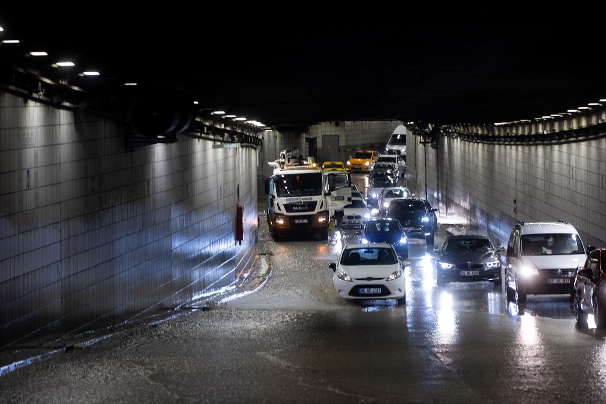Başkent Ankara'dan sel kareleri