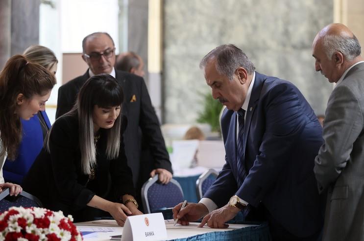 TBMM'de kayıt yaptıran yeni vekillerden renkli kareler