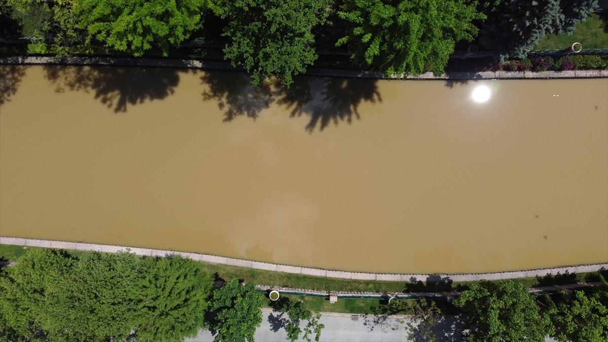 Porsuk çayının rengi maviden kahverengiye döndü