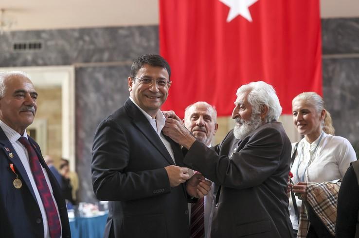 TBMM'de kayıt yaptıran yeni vekillerden renkli kareler